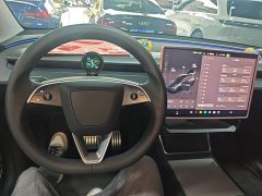 Tesla Model Y Rear-Wheel Drive - ფოტო 10