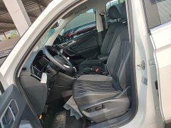 Volkswagen Tiguan L Outstanding Edition 300TSI Automatic FWD Dragon Ascendant Version - photo 14