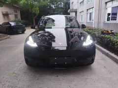 Tesla Model Y Standard Range RWD - фото 2
