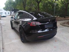 Tesla Model Y Standard Range RWD - фото 4