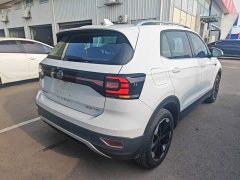 Volkswagen Touran 200TSI DSG Smart Connected Edition - ფოტო 6