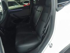 Tesla Model Y Rear-Wheel Drive - ფოტო 16