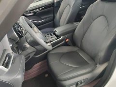 Toyota Highlander Hybrid 2.5L FWD Premium 7-Seater - photo 14