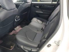 Toyota Highlander Hybrid 2.5L FWD Premium 7-Seater - photo 16