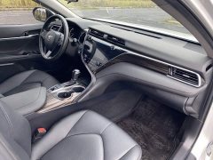 Toyota Camry 2.0G Luxury - ფოტო 16