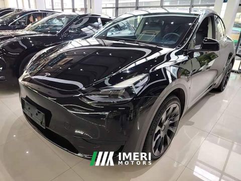 2024 Tesla Model Y Rear-Wheel Drive