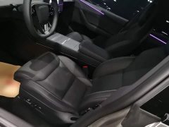 Tesla Model Y L Long Range All-Wheel Drive - ფოტო 14