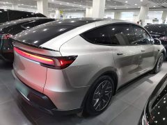Tesla Model Y L Long Range All-Wheel Drive - ფოტო 6