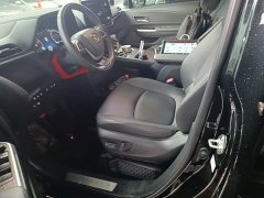 Toyota Gravia 2.5L Hybrid Prestige Plus AWD - ფოტო 14