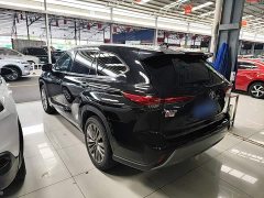 Toyota Highlander Hybrid 2.5L AWD Premium 7-Seater - photo 4