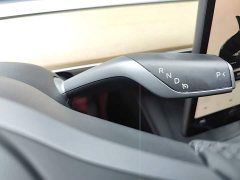Tesla Model Y Rear-Wheel Drive - ფოტო 13