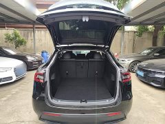 Tesla Model Y Rear-Wheel Drive - ფოტო 18