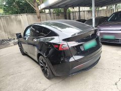 Tesla Model Y Rear-Wheel Drive - ფოტო 4