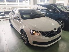 Skoda Octavia 1.5L Automatic Comfort Edition - ფოტო 3