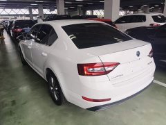 Skoda Octavia 1.5L Automatic Comfort Edition - ფოტო 4