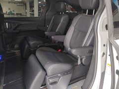 Toyota Sienna 2.5L Hybrid Premium Edition - ფოტო 16