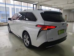 Toyota Sienna 2.5L Hybrid Premium Edition - ფოტო 4