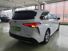 Toyota Sienna 2.5L Hybrid Premium Edition - ფოტო 6