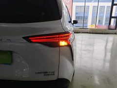 Toyota Sienna 2.5L Hybrid Premium Edition - ფოტო 7