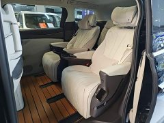Denza D9 EV 600 AWD Luxury - ფოტო 16