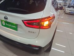 Nissan Qashqai 2.0L CVT XV Premium Luxury - ფოტო 7