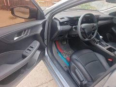 SAIC MG i5 1.5L CVT Luxury - ფოტო 15