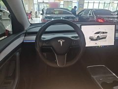 Tesla Model Y Rear-Wheel Drive - ფოტო 10