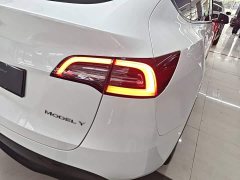 Tesla Model Y Rear-Wheel Drive - ფოტო 7