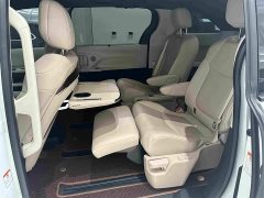 Toyota Grevias 2.5L Hybrid Premium Plus Edition - ფოტო 13