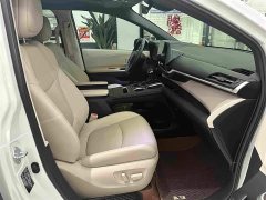 Toyota Grevias 2.5L Hybrid Premium Plus Edition - ფოტო 16
