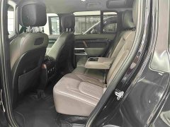 Land Rover Defender 110 P400 Dark Edition - ფოტო 12