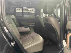 Land Rover Defender 110 P400 Dark Edition - ფოტო 14