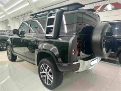 Land Rover Defender 110 P400 Dark Edition - ფოტო 17