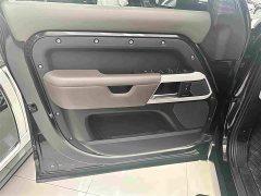 Land Rover Defender 110 P400 Dark Edition - ფოტო 5