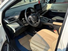 Toyota Sienna 2.5L Hybrid Luxury - ფოტო 4