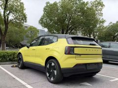Volvo EX30 Rear-Wheel Drive Extended Range Ultra - photo 7