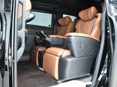 Toyota Vellfire Crown Hybrid 2.5L Executive Premier Edition - photo 16