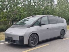 Li Auto Li Xiang MEGA Ultra - ფოტო 1