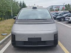Li Auto Li Xiang MEGA Ultra - ფოტო 2