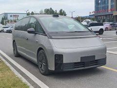 Li Auto Li Xiang MEGA Ultra - ფოტო 3