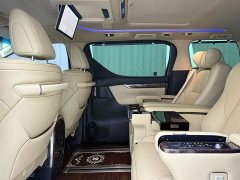 Toyota Alphard Hybrid 2.5L Premium Gold Edition - фото 11