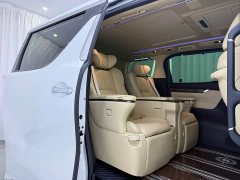 Toyota Alphard Hybrid 2.5L Premium Gold Edition - фото 14
