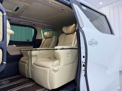Toyota Alphard Hybrid 2.5L Premium Gold Edition - фото 6