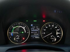Toyota Alphard Hybrid 2.5L Premium Gold Edition - фото 9
