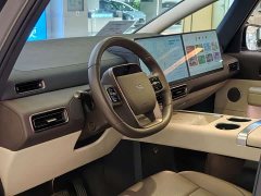 Li Auto Li Xiang MEGA Ultra - фото 9