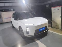 NIO ES8 Six-Seat Executive Luxury Edition - фото 1