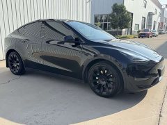 Tesla Model Y Standard Range RWD - фото 3