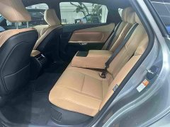 Lexus ES 300h - ფოტო 12