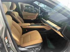 Lexus ES 300h - ფოტო 16