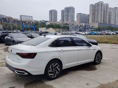 Volkswagen Jetta 200TSI Edition - ფოტო 4